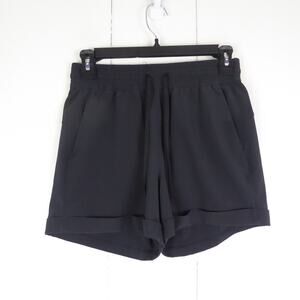 Lululemon Shorts Womens SZ 4 3.5" Inseam Athliesure Athletic Wear Yoga Gym